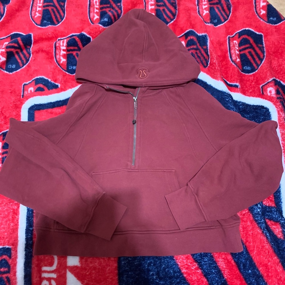 Lululemon crop scuba M/L